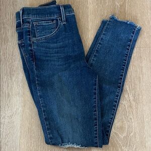 Levi’s size 27 720 high rise super skinny jeans